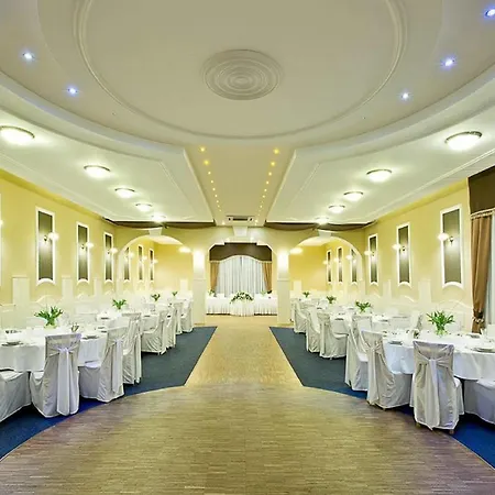 Pod Wierzba Hotel Swidnica (Lower Silesia)